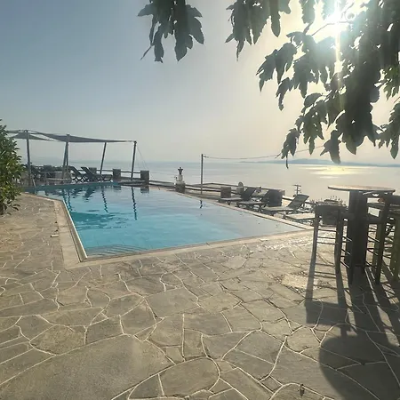 Windmill Bella Vista Aparthotel 4*